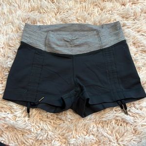lululemon / XS / booty short / biker shorts
